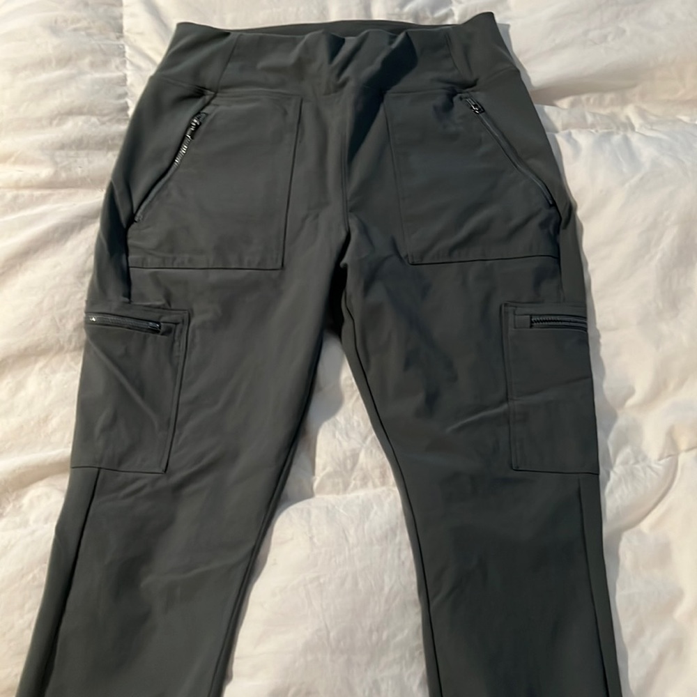 *NWT*Headlands Hybrid Cargo II